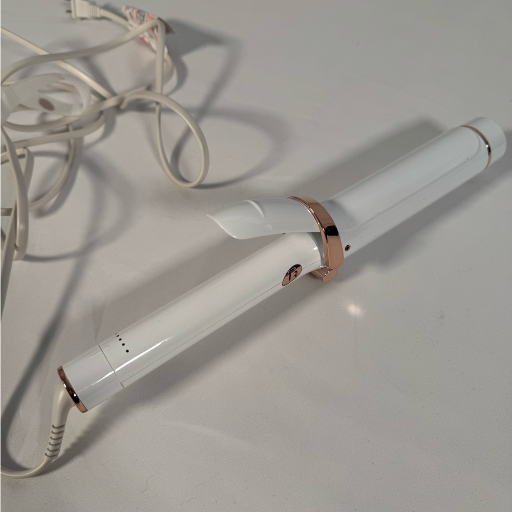 T3 White Curling Iron with Rose Gold Trim 1.5 inch